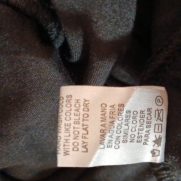 Heart Hips long sleeve maternity top - Picture 8 of 9